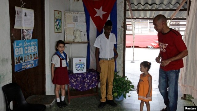 Centro de votación en La Habana, Cuba 