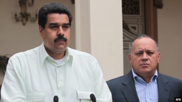  El vicepresidente Nicolás Maduro (i) y el presidente de la Asamblea Nacional, Diosdado Cabello  