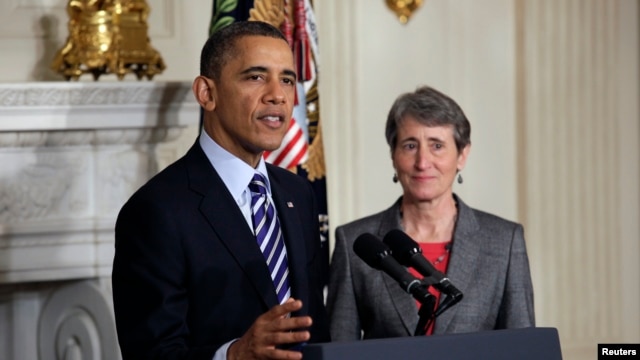 El presidente Obama con Sally Jewell