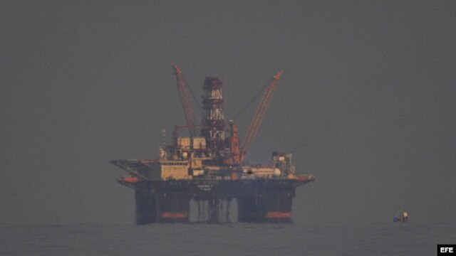 Scarabeo - La firma española Repsol anunció que un primer pozo perforado en aguas profundas estaba seco. 