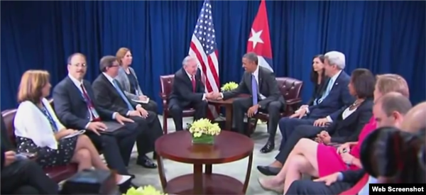 Alejandro Castro Espín (el único mirando a las cámaras) durante el encuentro en ONU, en septiembre de 2015.