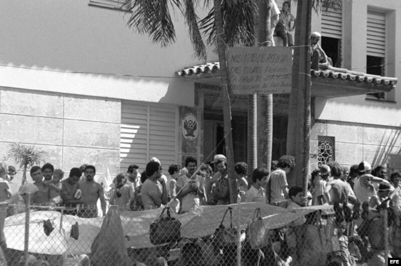 Embajada del Perú en La Habana, ocupada por refugiados cubanos en 1980.