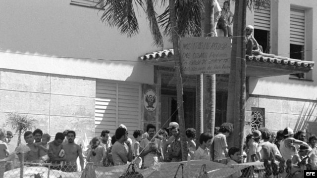 Embajada del Perú en La Habana, ocupada por refugiados cubanos en 1980.