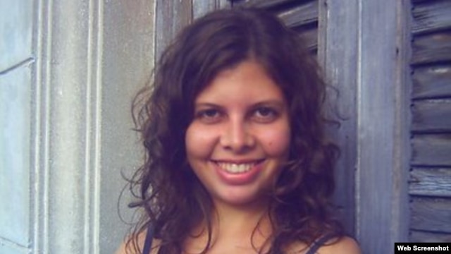 Lía Villares, escritora y autora del blog Habanaemia.