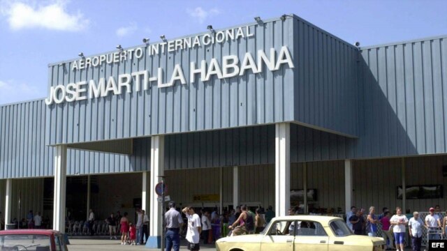  Cuba: disminuyen vuelos de EE. UU.