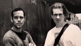 Juan-Si González y Jorge Crespo en La Habana en 1987, del grupo Art-De (Arte y Derecho).