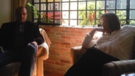 Fotografía de archivo del 12 de enero de 2012 de la jueza María Lourdes Afiuni (d) junto a su abogado defensor, José Graterol (i). 