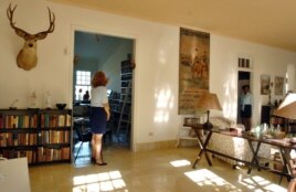 Foto de archivo (06/01/07) del interior del museo "Finca Vigía", antigua residencia habanera del fallecido escritor norteamericano Ernest Hemingway.