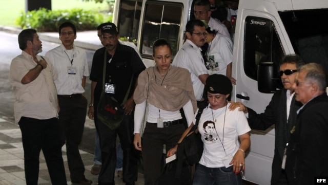 Integrantes holandesa de las Fuerzas Armadas Revolucionarias de Colombia (FARC)  en La Habana