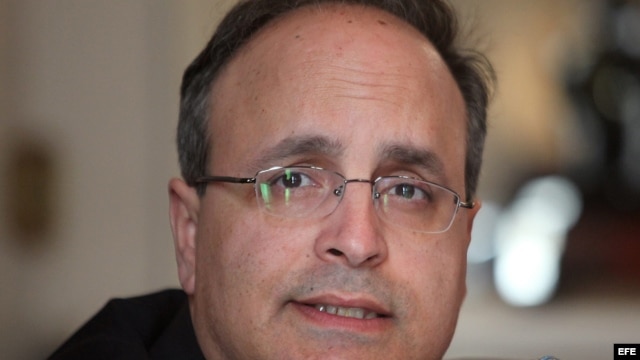 El subsecretario adjunto de Defensa de Estados Unidos para el hemisferio occidental, Frank Mora