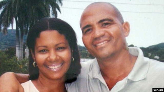Andrés Carrión y su esposa Aliuska.