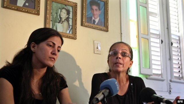 Familia Payá durante una rueda de prensa en Habana, Cuba