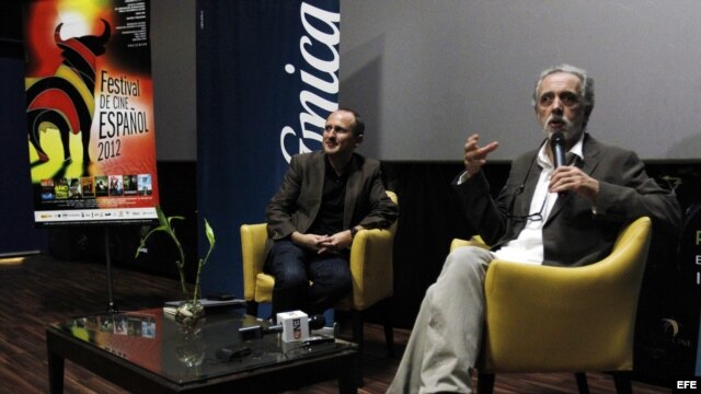 El director de cine español Fernando Trueba durante la presentación de su última película "El artista y la modelo" en Caracas.