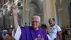 Obispo uruguayo reza por Castro en el santuario del Cobre 