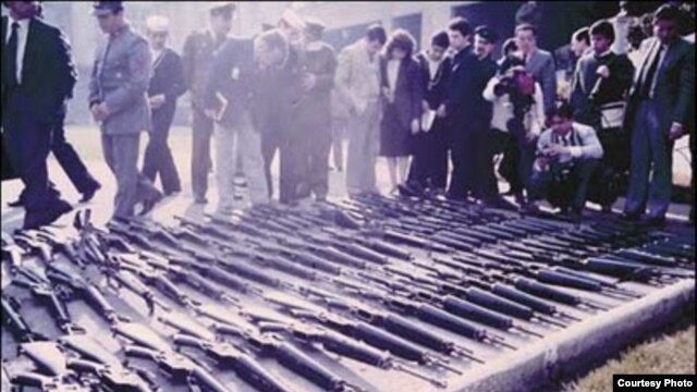 Miles de fusiles estadounidenses transferidos por Vietnam a Cuba, fueron enviados a Chile en 1986.