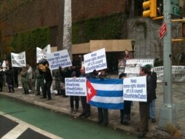 Un grupo de cubanos pide que se vote en contra de la inclusión de Cuba en el Consejo de Derechos Humanos.