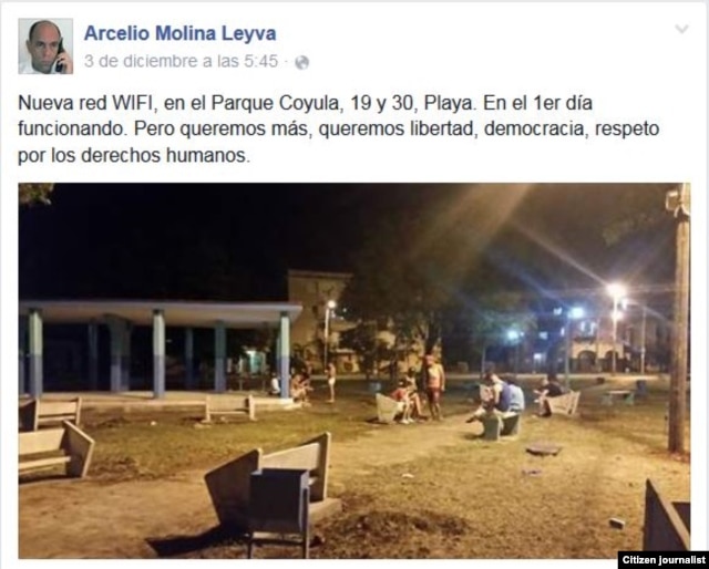 Reporta Cuba Instalando luminarias en nueva área para conexión WiFi Foto Arcelio Molina