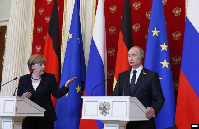 Ángela Merkel junto a Putin durante su visita a Moscú.