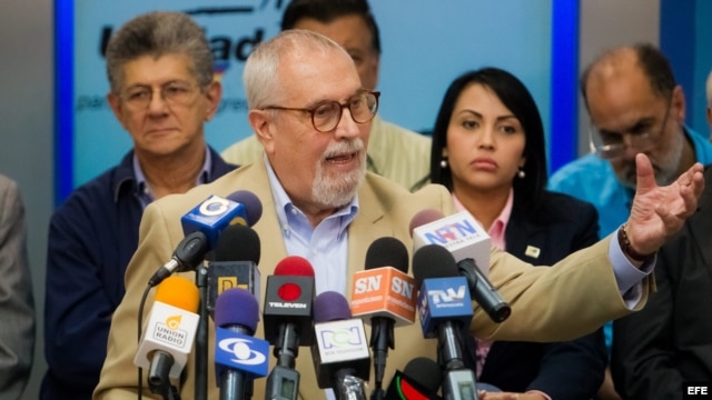 El secretario ejecutivo de la opositora Mesa de la Unidad Democrática (MUD), Ramón Guillermo Aveledo.