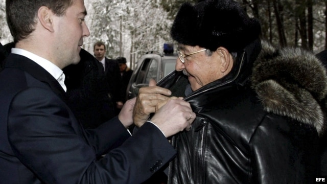  Vladimir Medvédev  y Raúl Castro en 2009. 