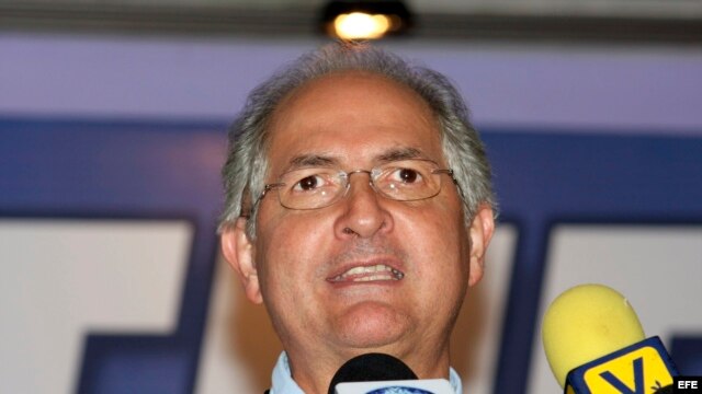 Fotografía de archivo del recién elegido alcalde del municipio Metropolitano de Caracas, el opositor Antonio Ledezma. 