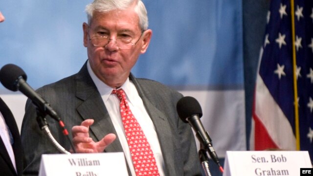 El ex senador de Florida Bob Graham, miembro de la comisión presidencial que investiga las causas del vertido de BP. 