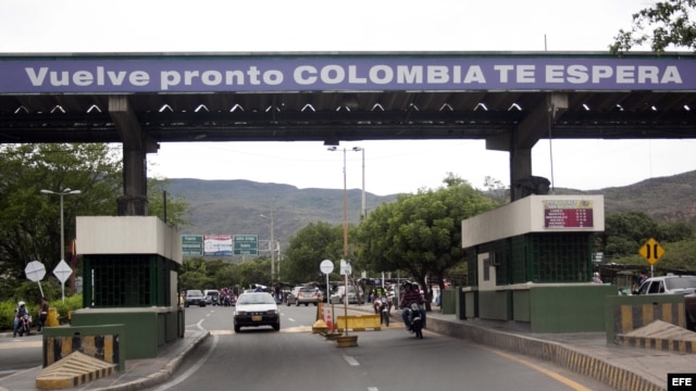 Cruce de frontera Colombia-Venezuela.