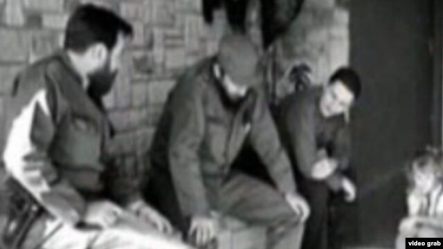 Barba Roja (izq.), Fidel Castro (centro) y Raúl Castro.