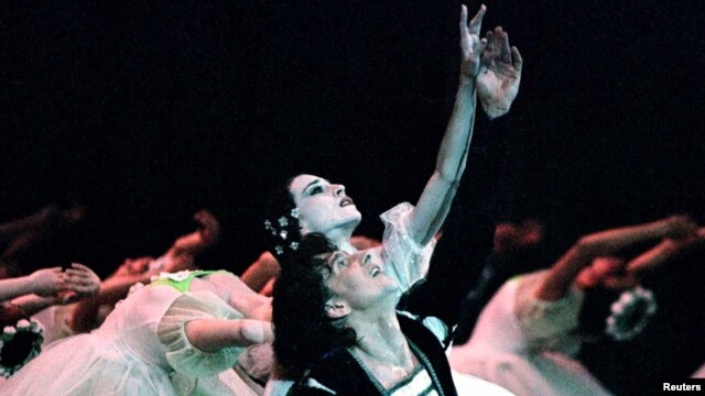 Julio Boca y Alihaydee Carreño en una función de Giselle.