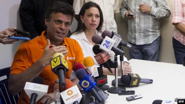 María Corina Machado, dirigente opositora venezolana junto a Leopoldo López. 