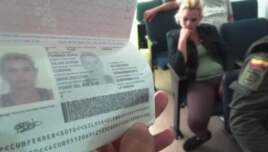 Los nueve detenidos portaban pasaportes cubanos, sin el sello de Migración de Colombia.