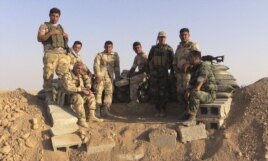 Soldados "peshmergas" (fuerzas kurdas) controlan tres cuartas partes de la frontera turco-siria