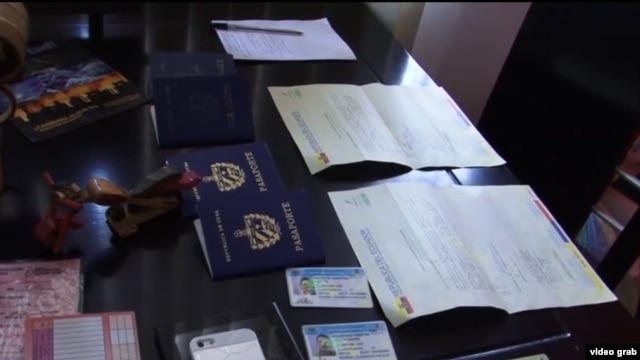 Pasaportes cubanos y documentos ecuatorianos falsificados fueron ocupados durante el operativo 