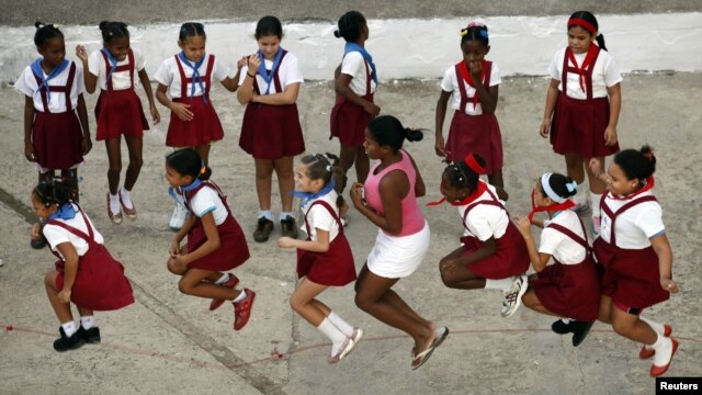 La hora de recreo en una escuela primaria.