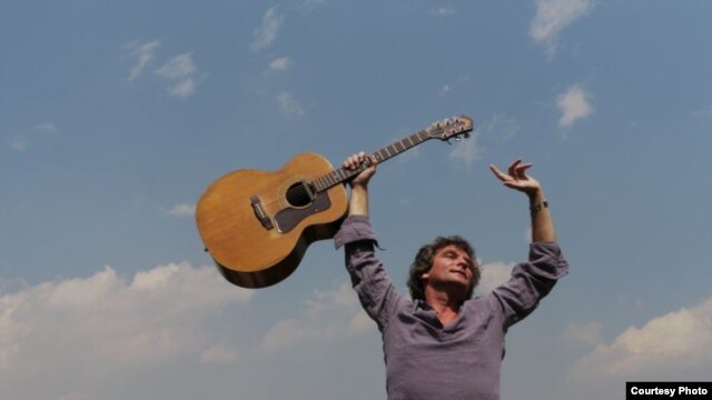 Iván Latour presenta su nuevo álbum en Miami