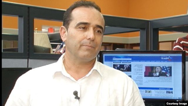 Doctor Eduardo Cardet, coordinador del MCL, en la redacción de martinoticias.com. 