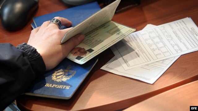 Pasaporte cubano revisado 