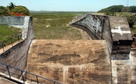 ARCHIVO. Un embalse de agua completamente seco en la provincia de Holguín.