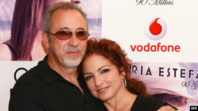 La cantante cubana Gloria Estefan, junto a su marido, el productor Emilio Estefan.
