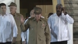 El general Raúl Castro encabeza el acto este 26 julio 2015 en Santiago de Cuba en las sombras de la madrugada.