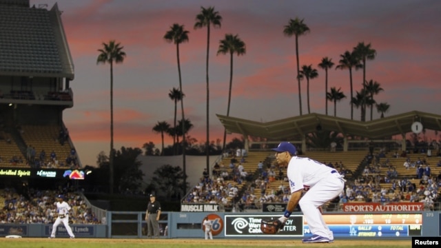 El estadio de los Dodgers de Los Angeles en esa misma ciudad. 