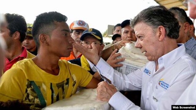 El presidente de Colombia, Juan Manuel Santos, recorre el sábado la región fronteriza con Venezuela