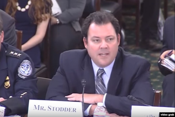 Testificando: El secretario adjunto de Seguridad Interna para políticas comerciales, migratorias y fronterizas, Seth Stodder