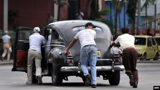 “guardar el carro”