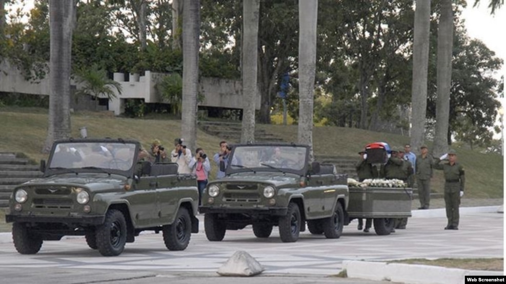 Medios locales de Santa Clara no mostraron el público que asistió a la plaza Che Guevara.