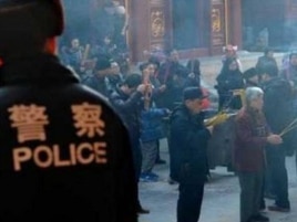 Policía China vigila religiosos