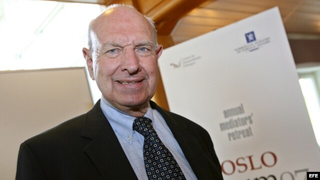 El ex vicesecretario de Estado de los Estados Unidos Thomas Pickering 
