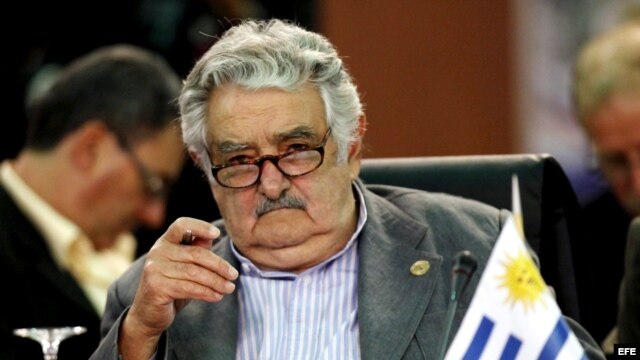 El presidente de Uruguay, José Mujica, en la segunda sesión de la cumbre de la naciente Comunidad de Estados Latinoamericanos y Caribeños (CELAC), en Caracas, Venezuela. 