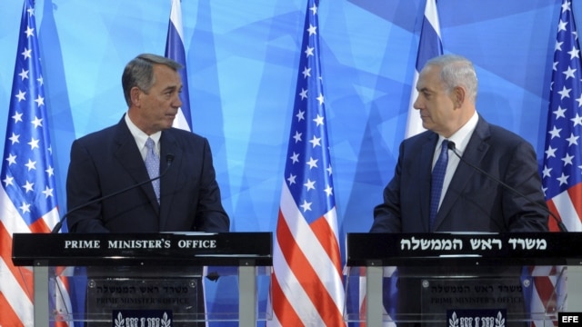 El primer ministro israelí, Benjamín Netanyahu (d), junto al presidente de la Cámara de Representantes, el republicano John Boehner. Foto de archivo.