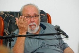 Independiente: Tony Pinelli ha pasado música de Mike Porcel en su programa "En primer plano" de Radio Taíno